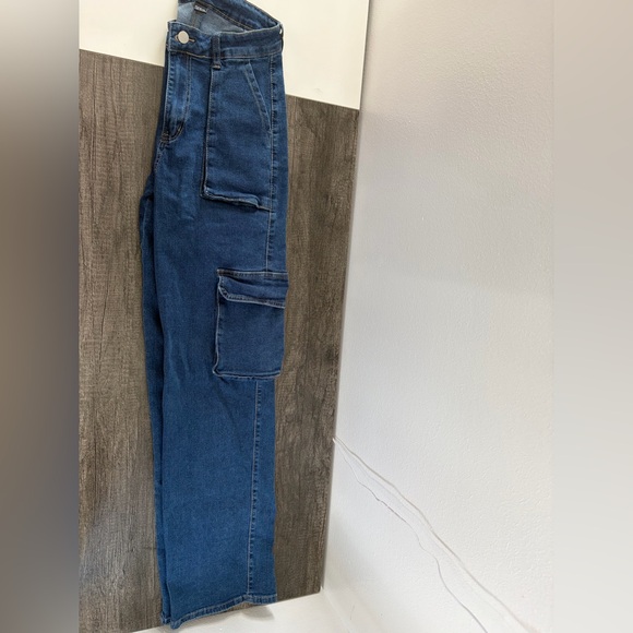 Straight-Leg Women's Cargo Jeans in Blue - Picture 3 of 3